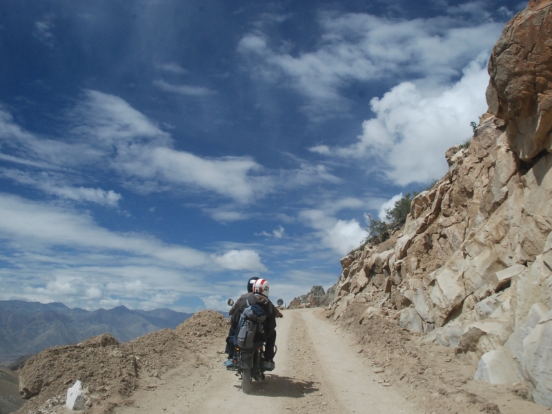 Rent a motorcycle leh Himalaya manali rent a motorbike